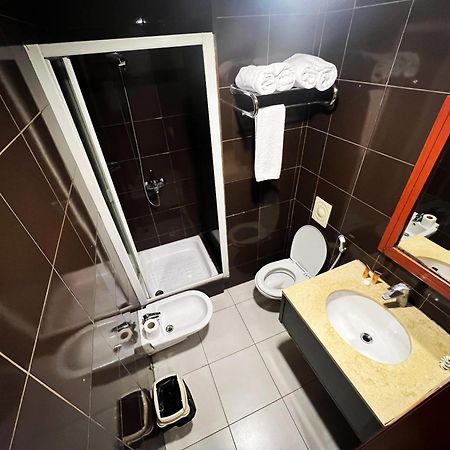 Caesar's Park Hotel Beirut Bagian luar foto