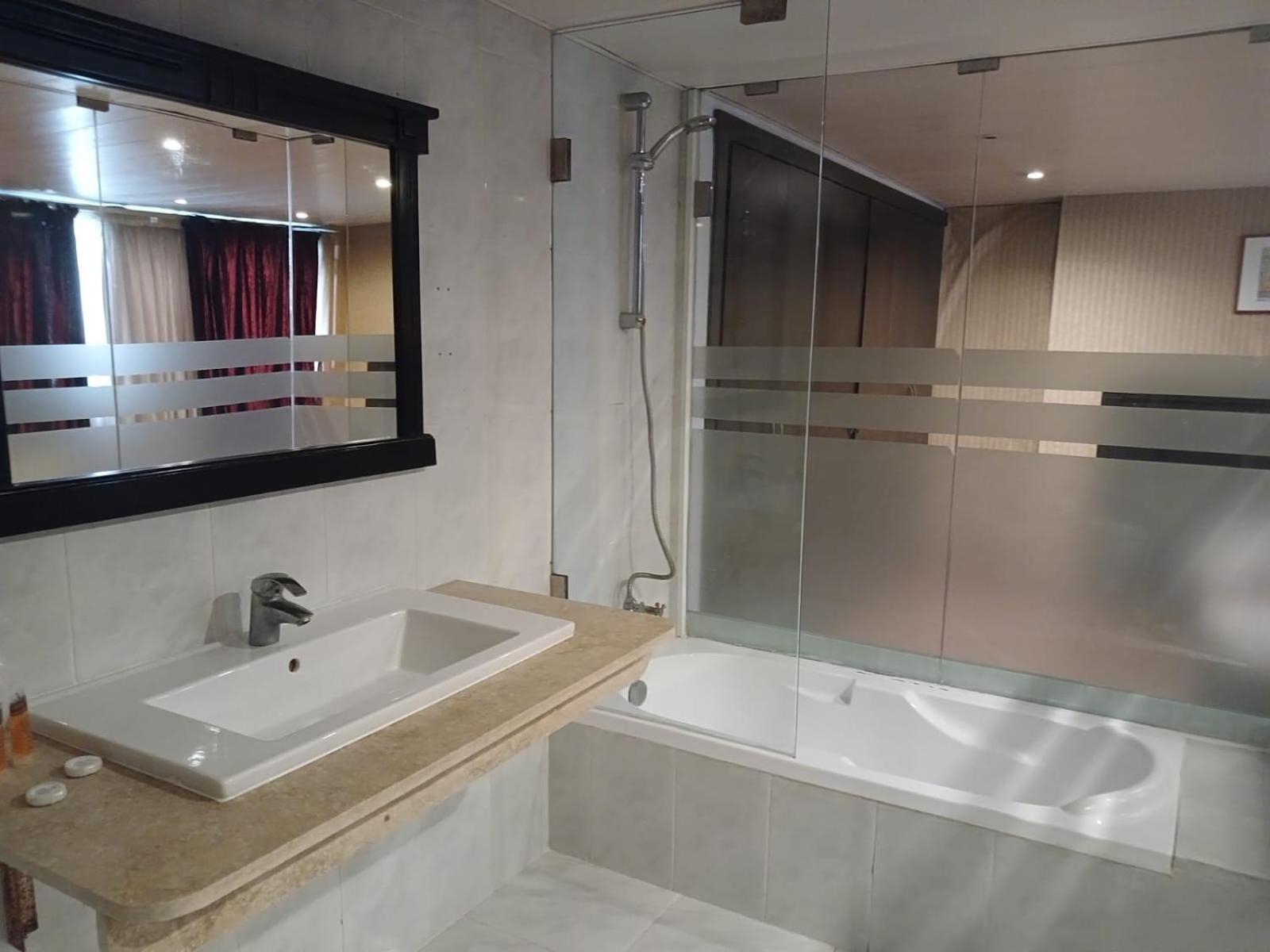 Caesar's Park Hotel Beirut Bagian luar foto