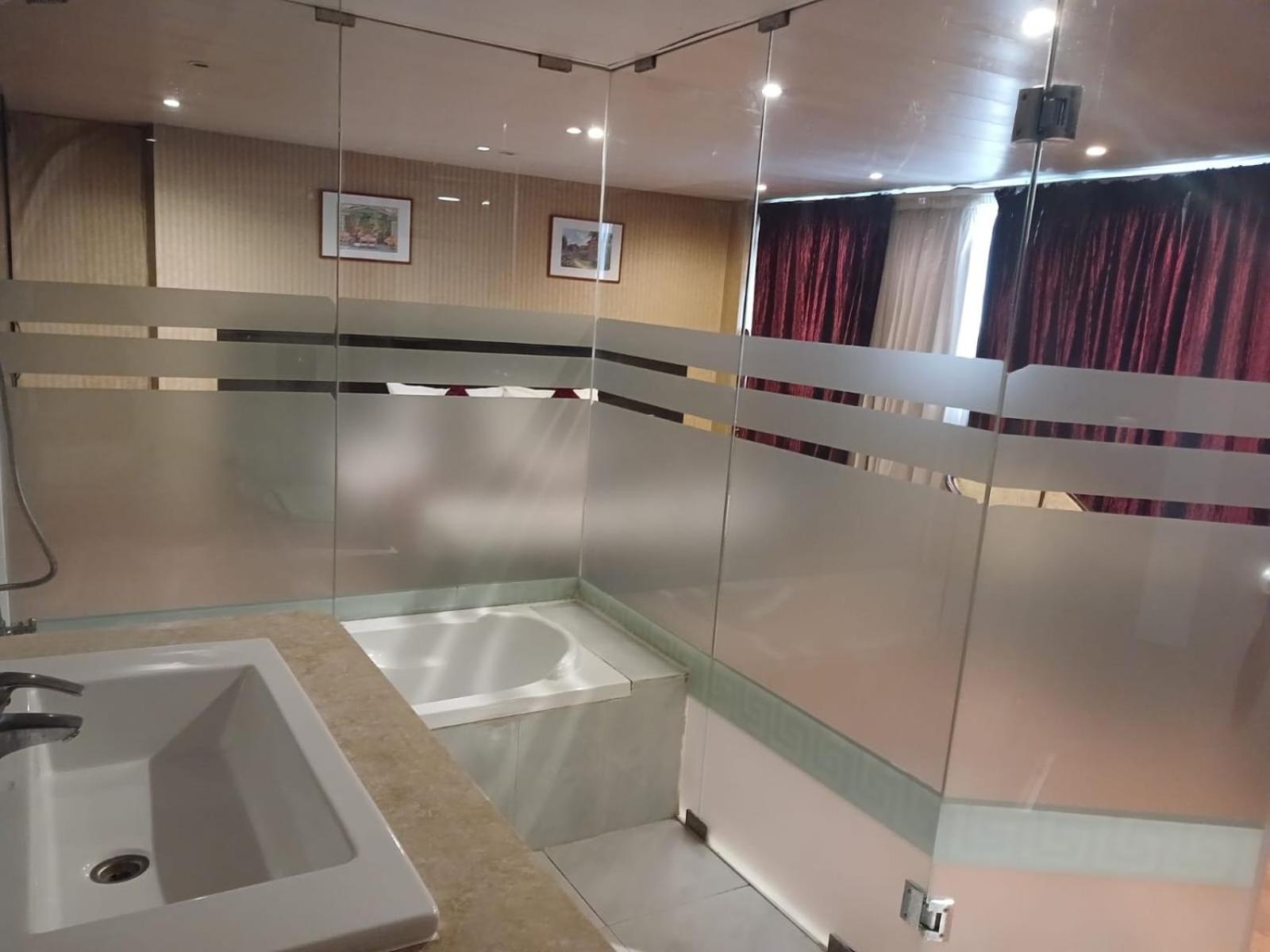 Caesar's Park Hotel Beirut Bagian luar foto