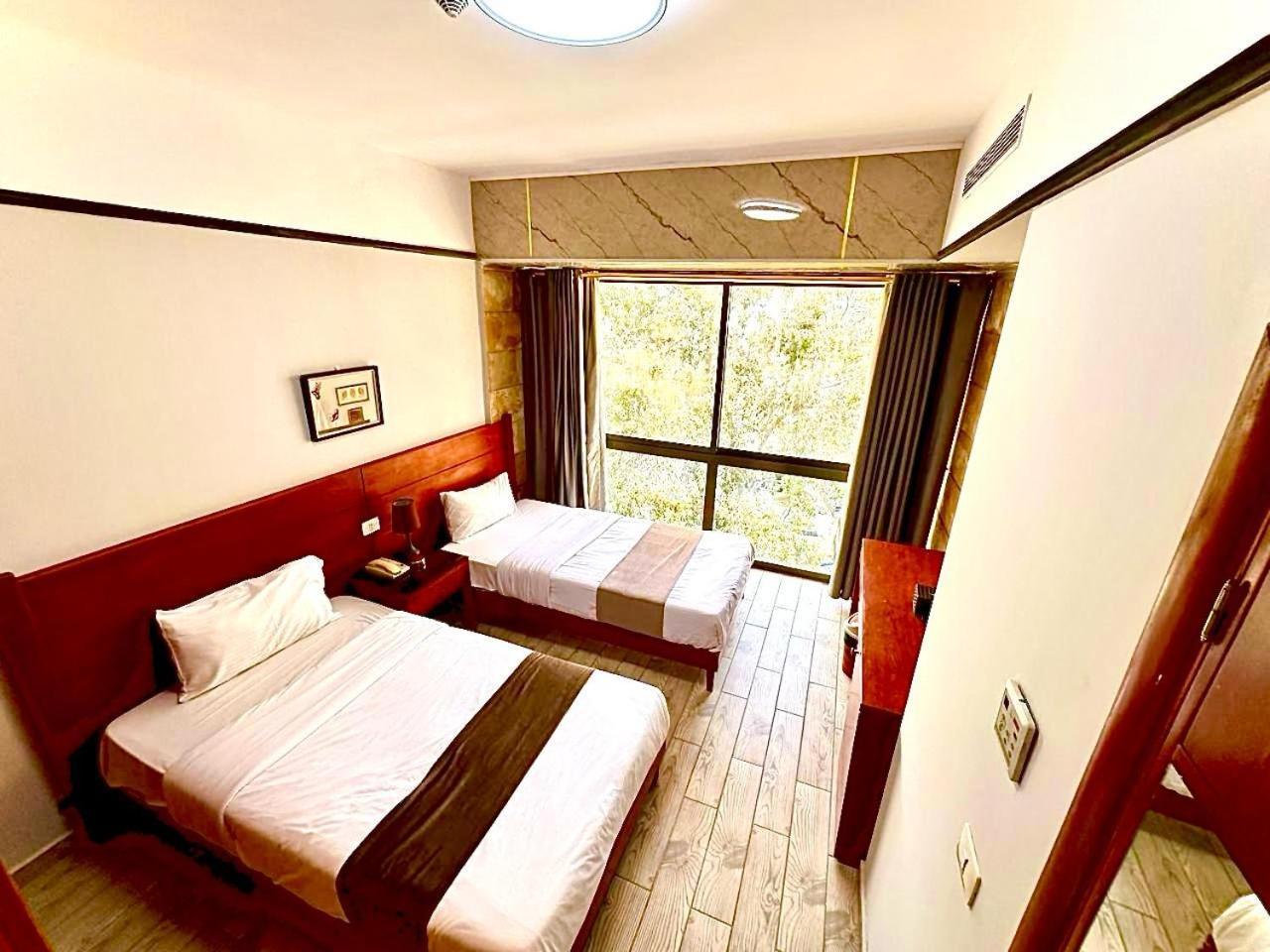 Caesar's Park Hotel Beirut Bagian luar foto