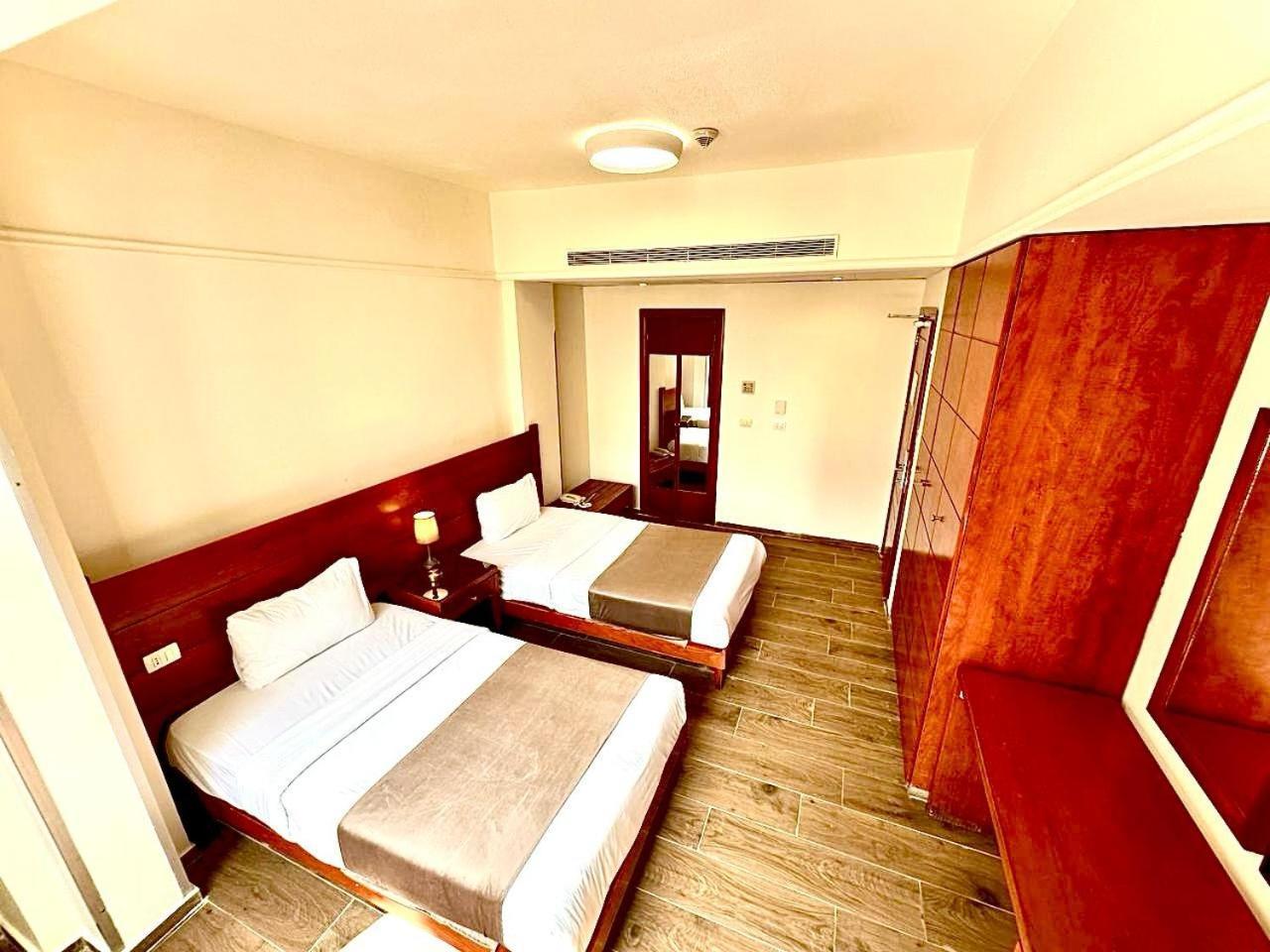 Caesar's Park Hotel Beirut Bagian luar foto