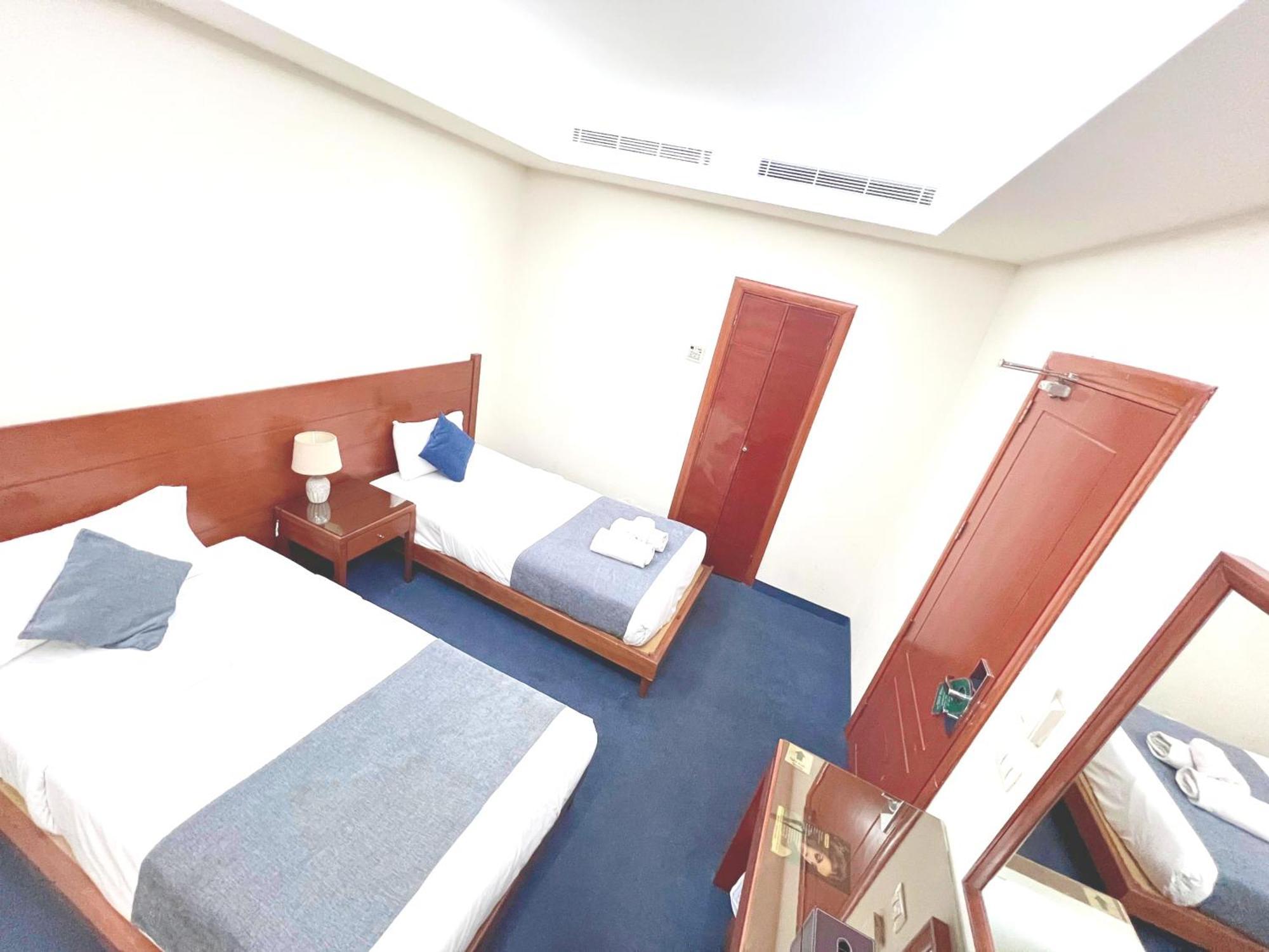 Caesar's Park Hotel Beirut Bagian luar foto