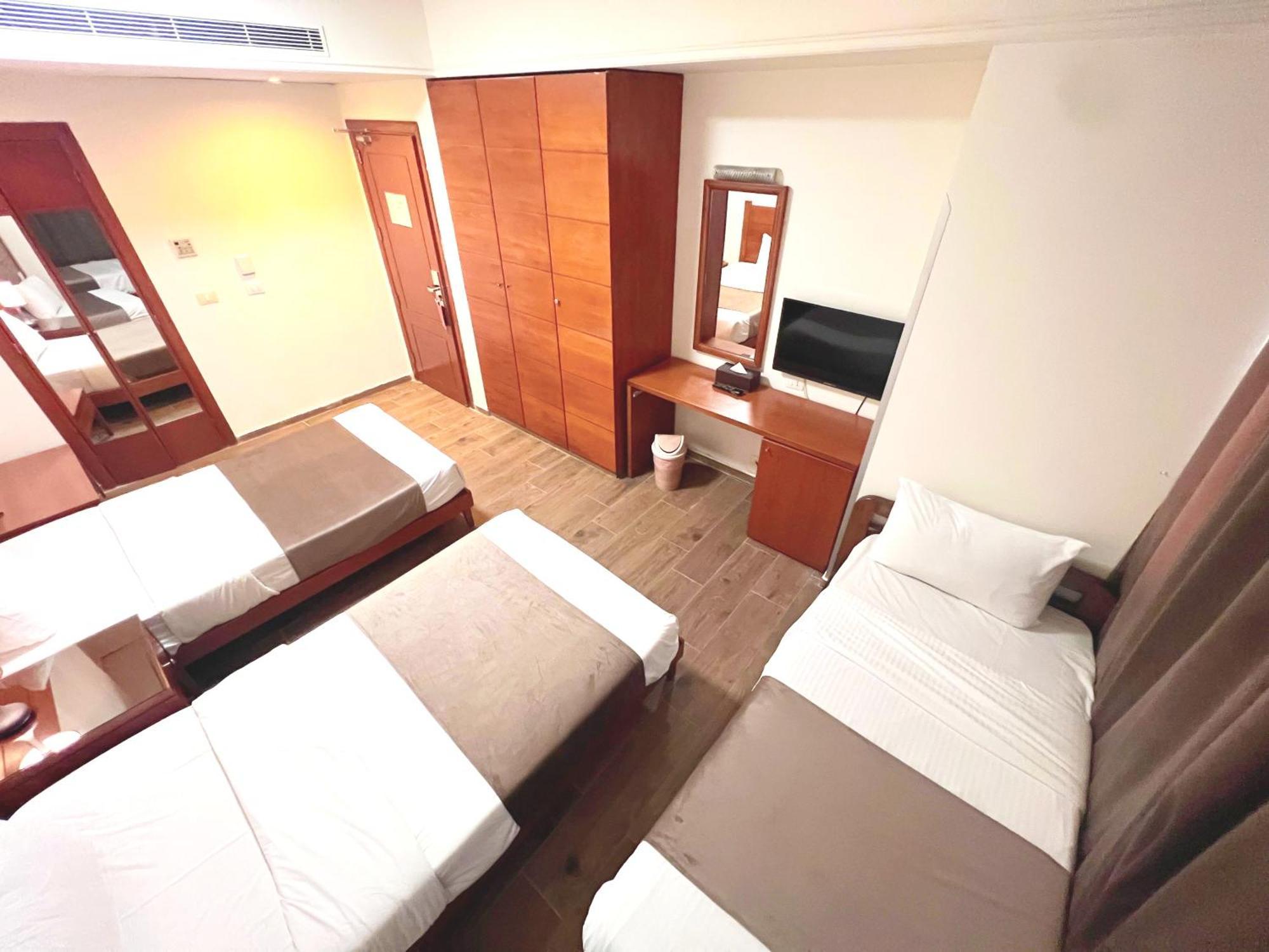 Caesar's Park Hotel Beirut Bagian luar foto