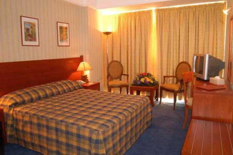 Caesar's Park Hotel Beirut Bagian luar foto