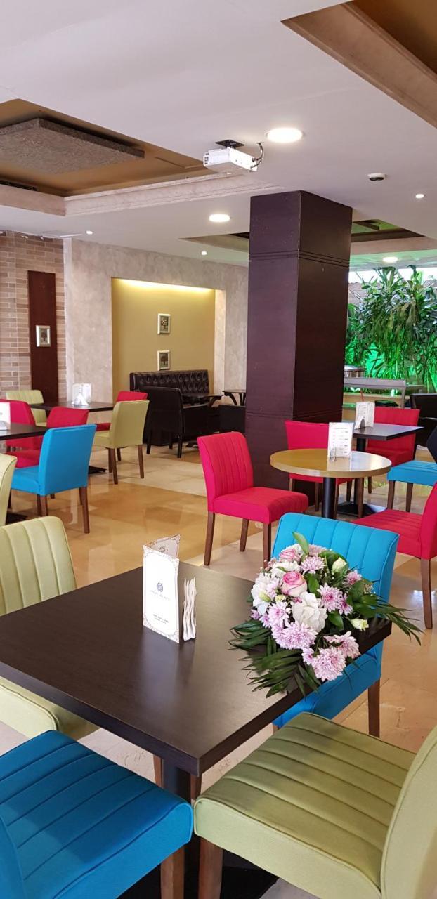 Caesar's Park Hotel Beirut Bagian luar foto