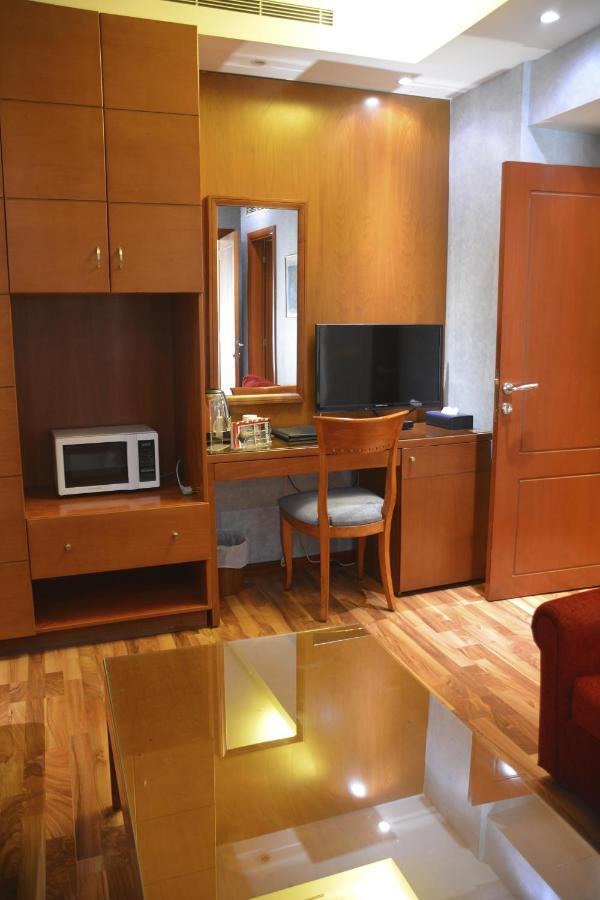 Caesar's Park Hotel Beirut Bagian luar foto
